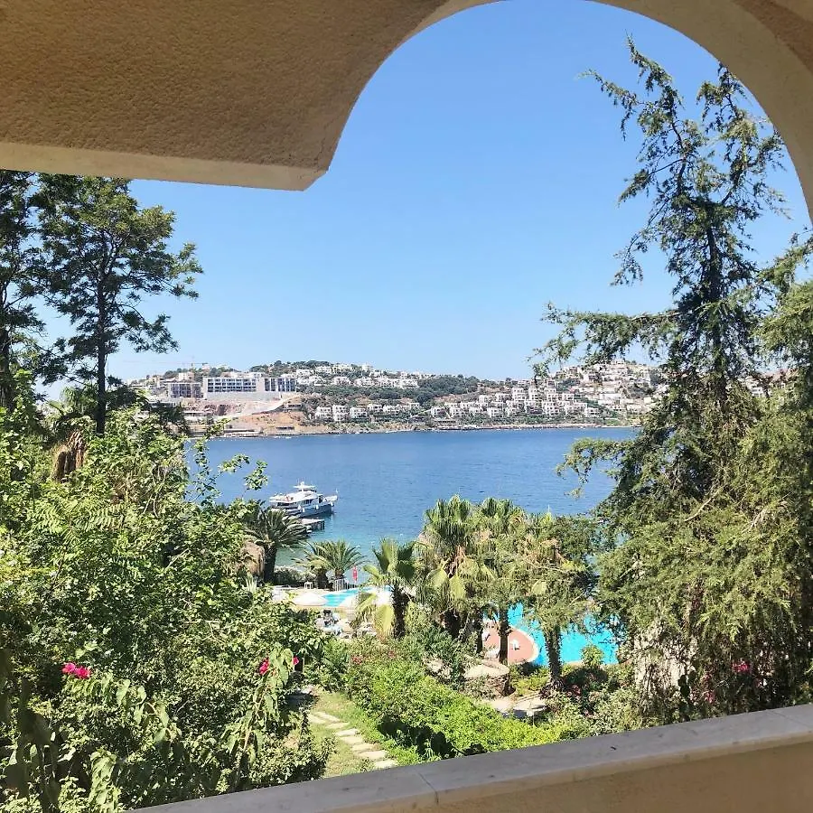 Tilkicik Yali Daireleri Club Flipper Yalikavak Bodrum Feriehus